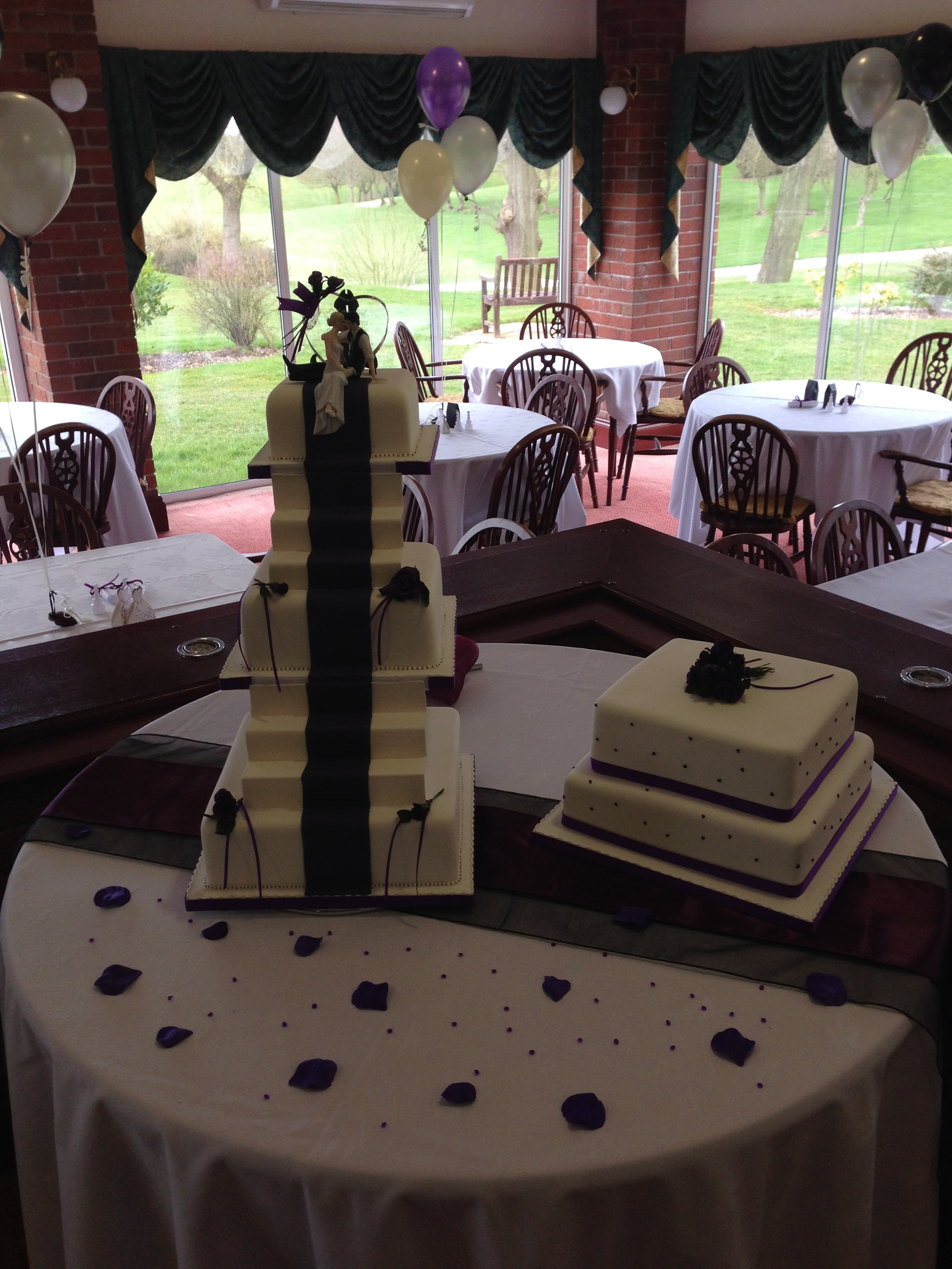 3 tier steps wedding cake and cutting cake